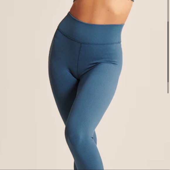 Ribbed Contour Leggings 